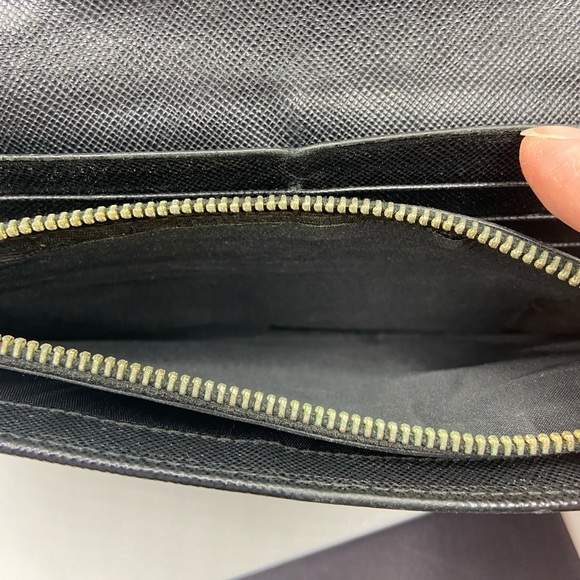 Prada Black Long Wallet - Picture 11 of 15